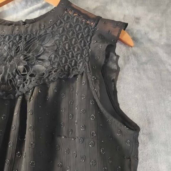 Torrid Black Sleeveless Crochet Yoke SwissDot Top 00 Dark Elegance Feminine Edge - Picture 9 of 13